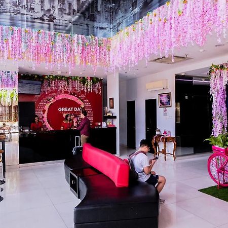 G Suites Hotel By Amithya Surabaya Dış mekan fotoğraf