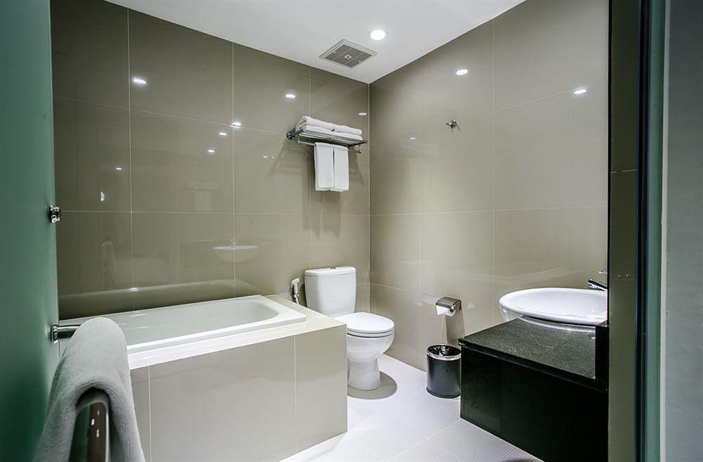 G Suites Hotel By Amithya Surabaya Dış mekan fotoğraf