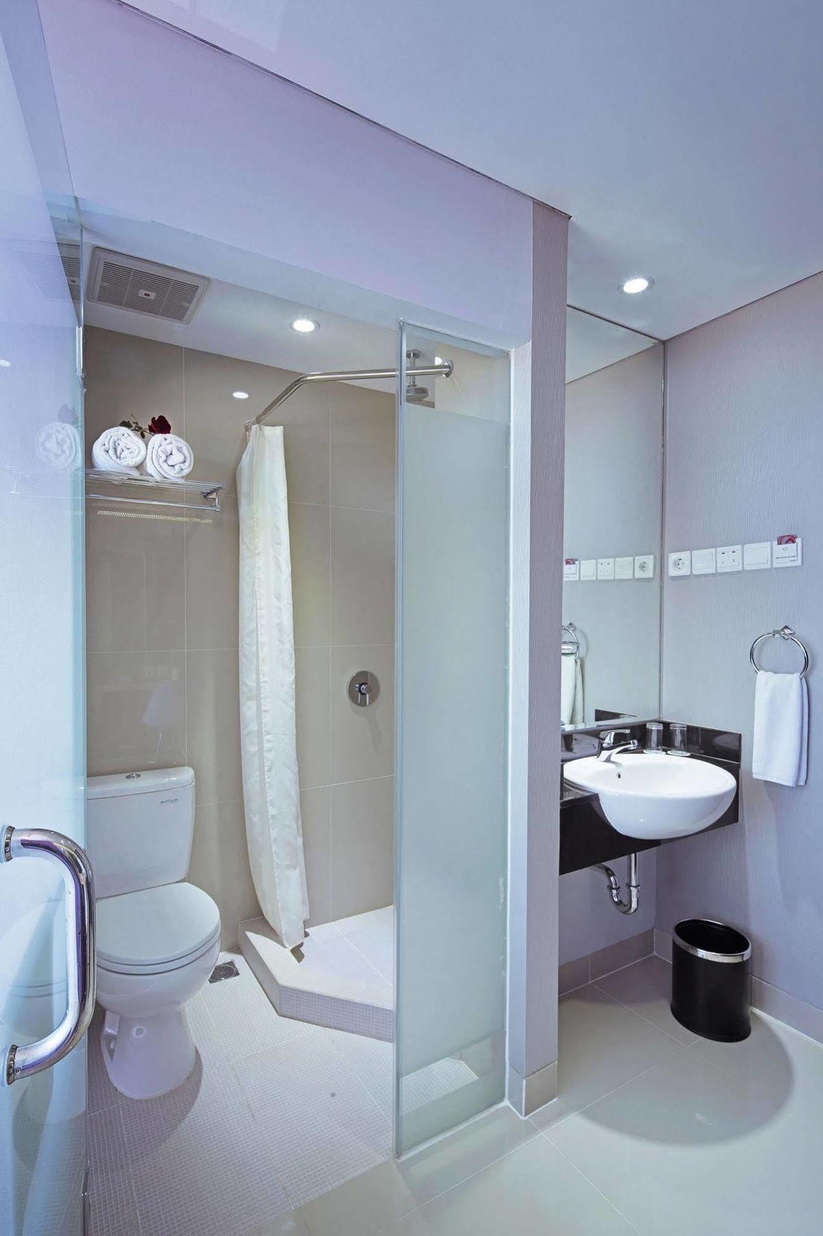 G Suites Hotel By Amithya Surabaya Dış mekan fotoğraf